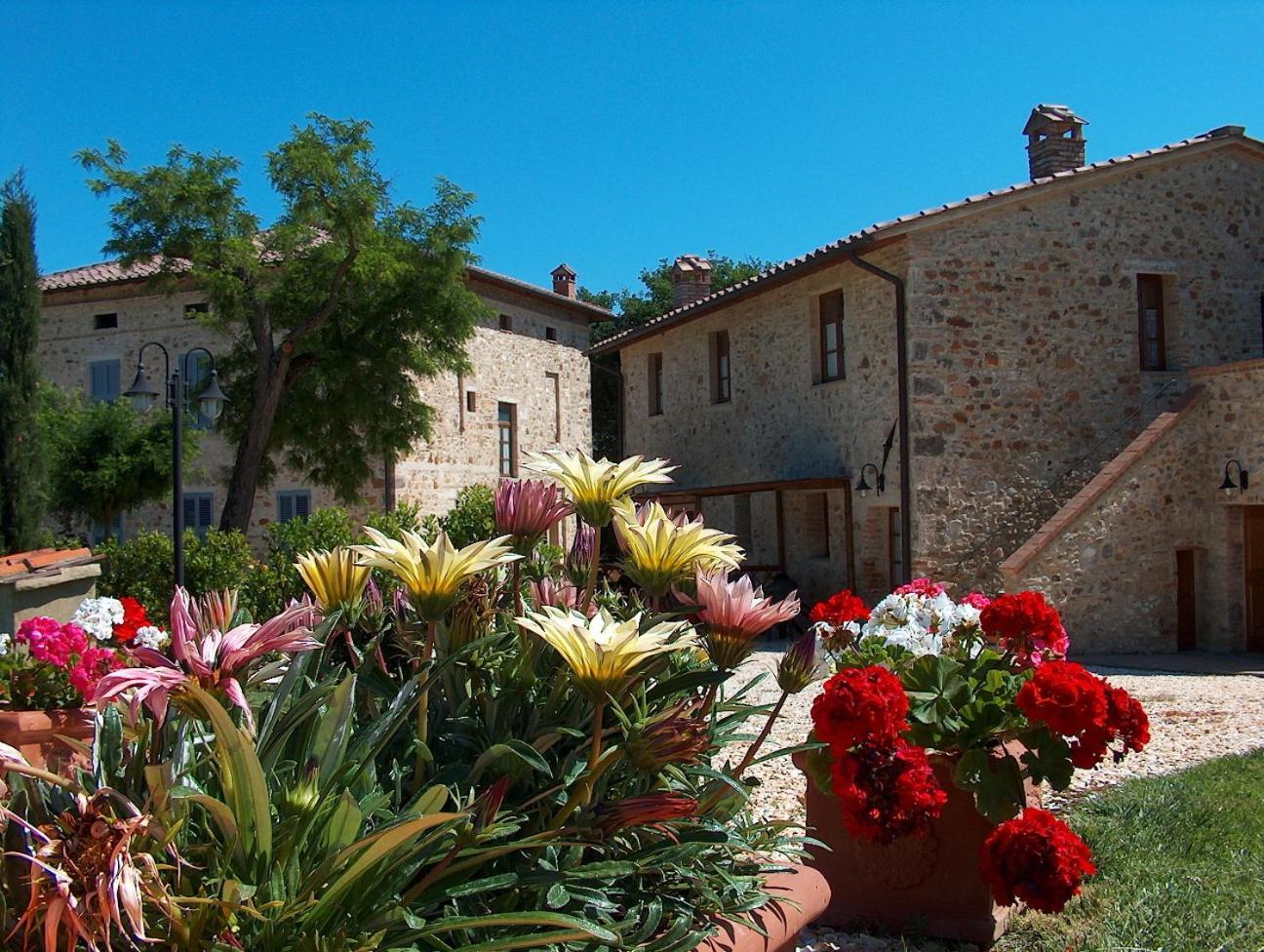 Penzion Borgo Il Villino Casole dʼElsa Exteriér fotografie